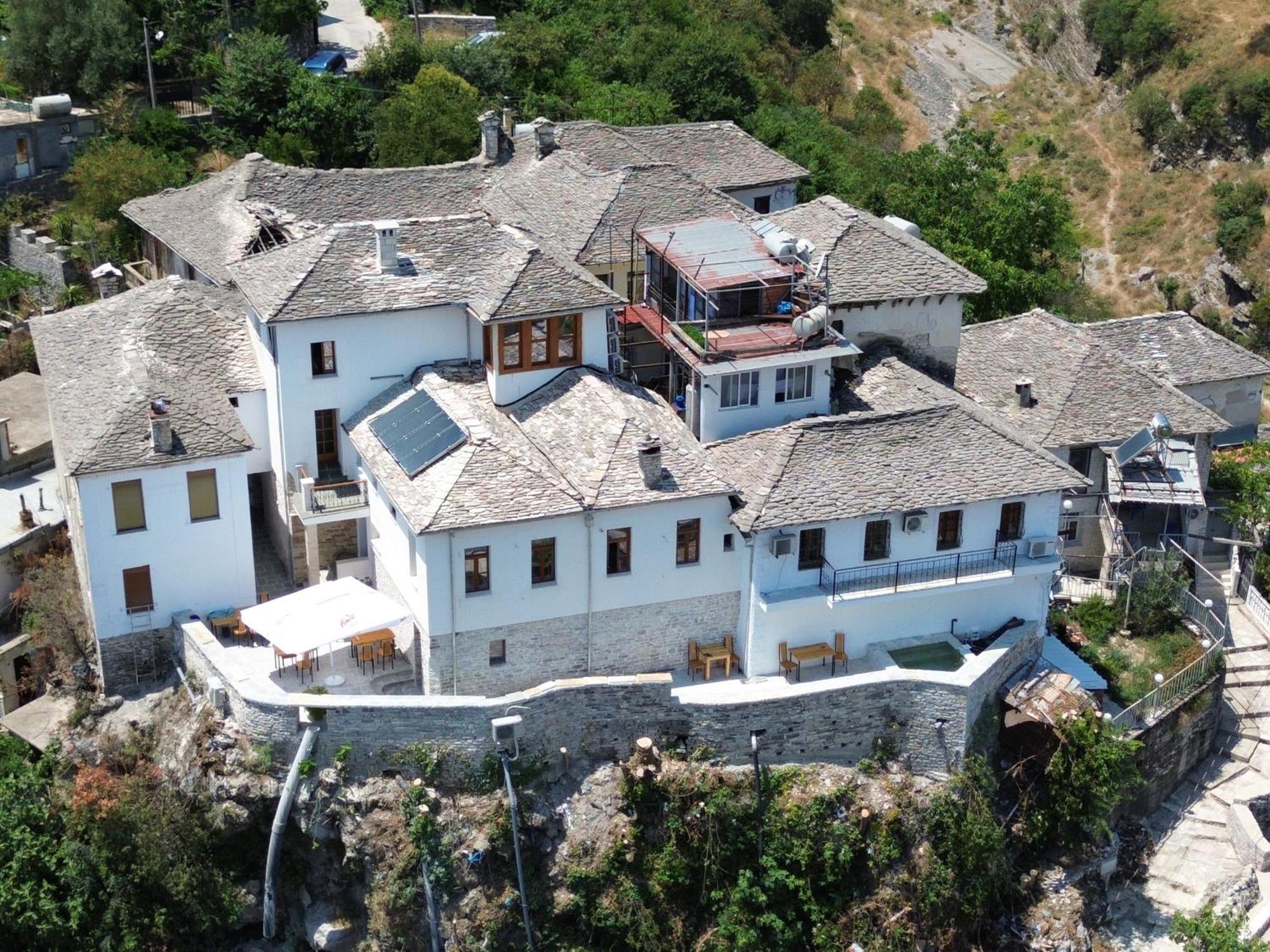 Aqueduct Inn Gjirokaster Exterior photo
