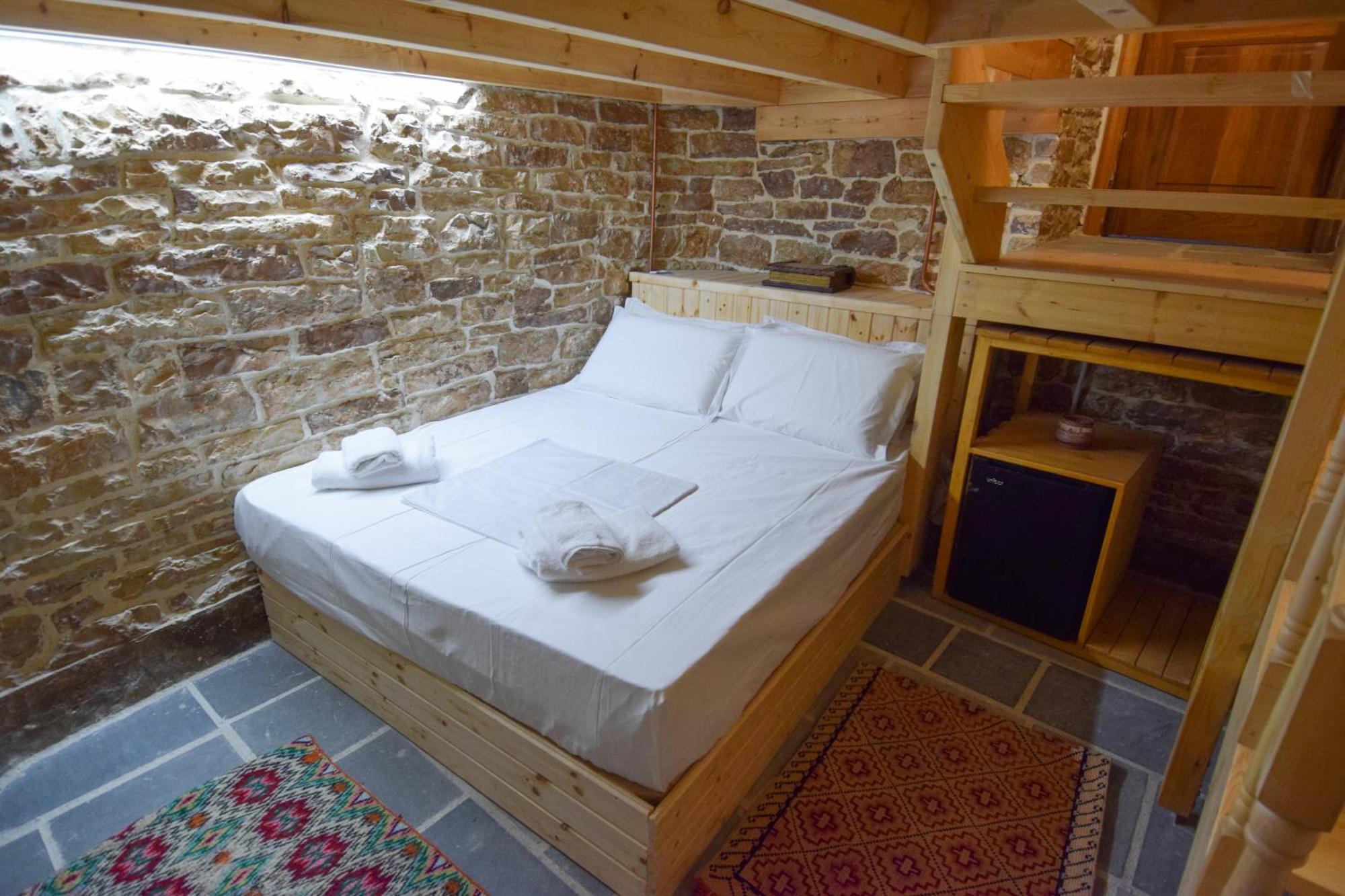 Aqueduct Inn Gjirokaster Exterior photo