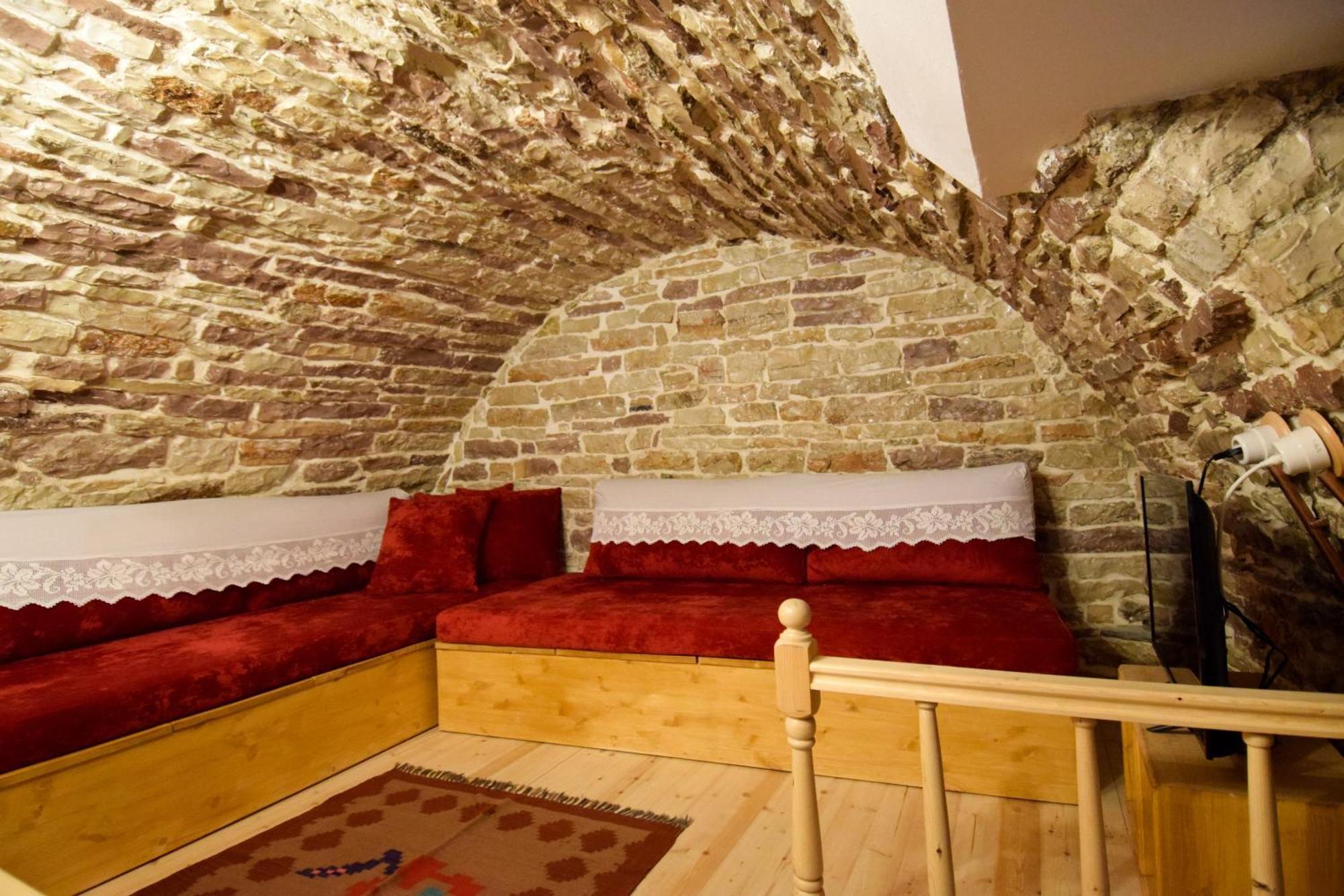 Aqueduct Inn Gjirokaster Exterior photo