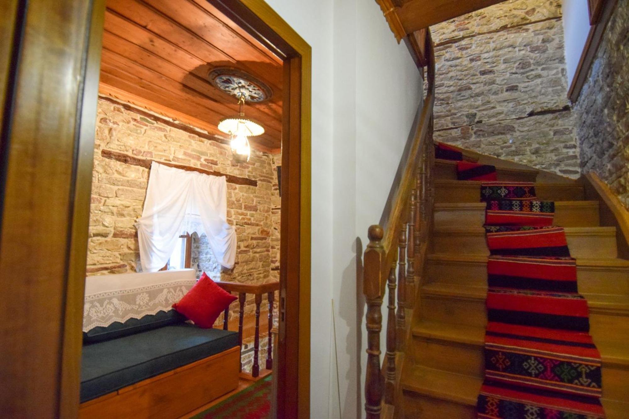 Aqueduct Inn Gjirokaster Exterior photo