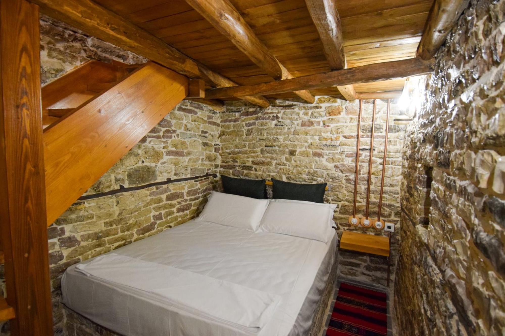 Aqueduct Inn Gjirokaster Exterior photo
